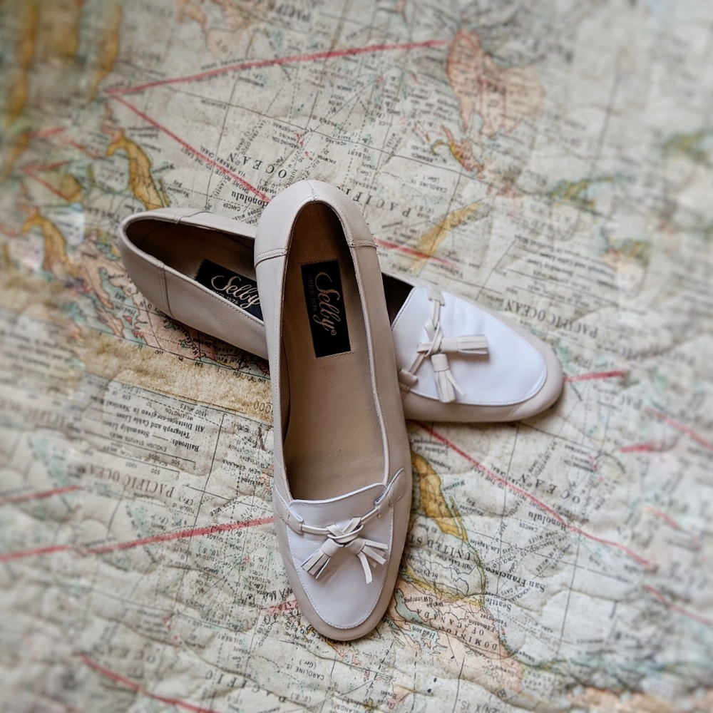 Vintage 90s Selly White Leather Loafers